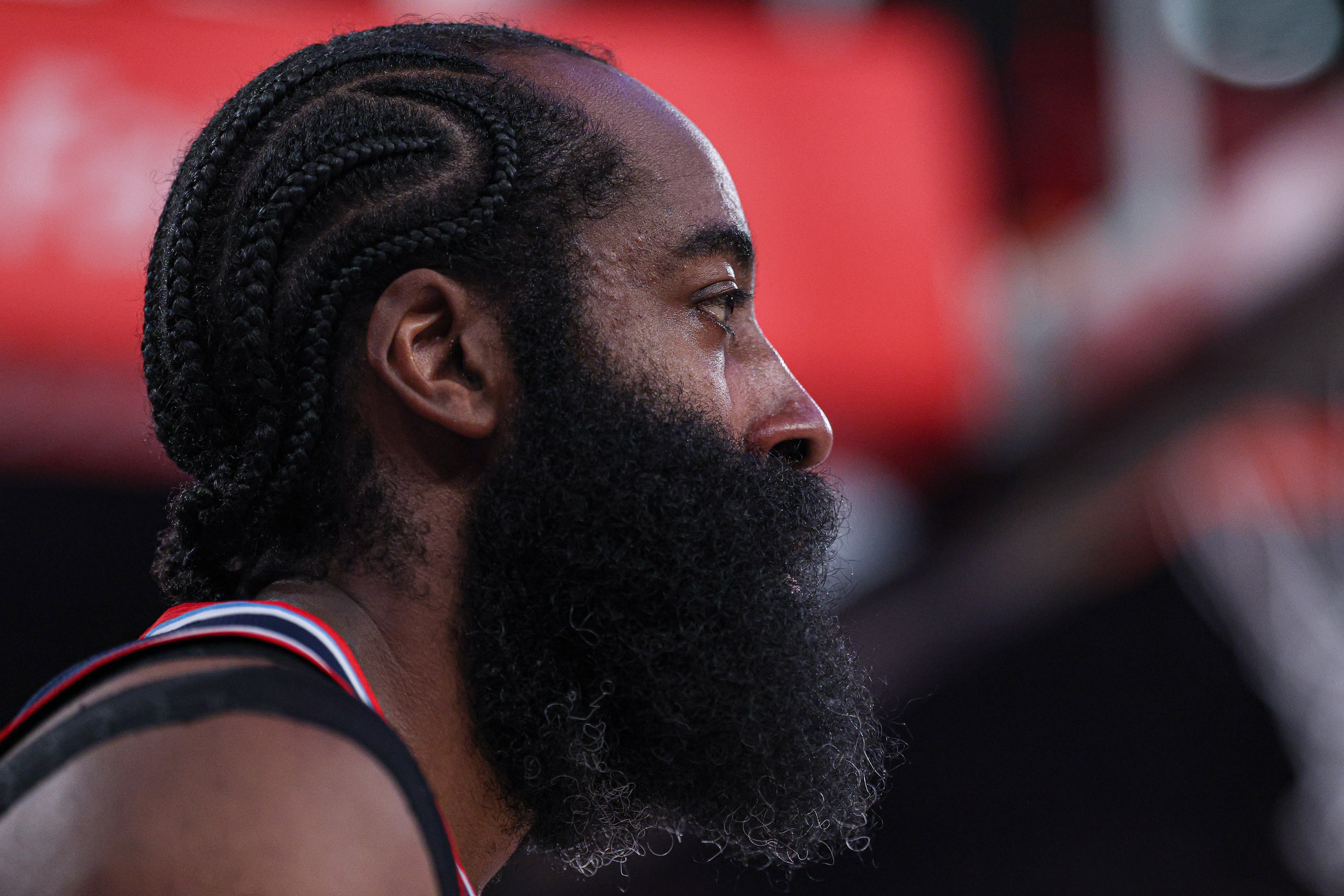 记者：如果小卡继续伤缺 快船又会跌入哈登苦苦支撑的循环